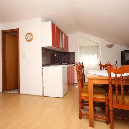 Katica - Comfort One Bedroom With Terrace And Sea View *